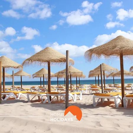 #236 Spacious Quiet Location * Ferreiras