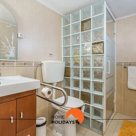 #236 Spacious Quiet Location