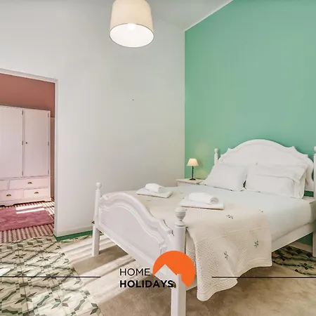 #236 Texugueiras 148 By Holidays بيت للعطل *