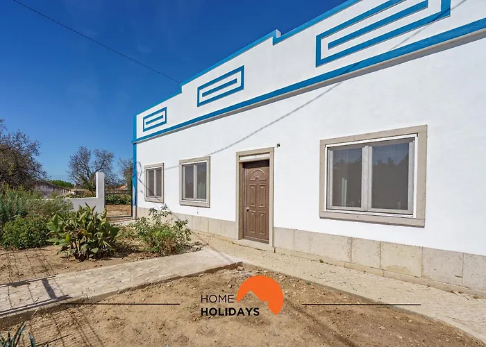 #236 Spacious Quiet Location Феррейраш