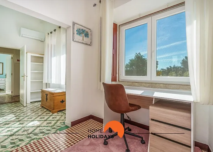 #236 Spacious Quiet Location